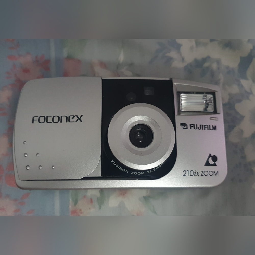 Fujifilm Fotonex 210ix Zoom APS 22.5-45mm Film Camera (working)